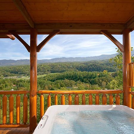 Above The Tree Tops 세비어빌 외부 사진