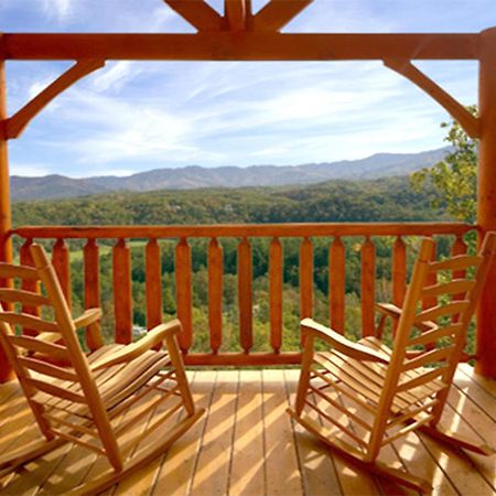 Above The Tree Tops 세비어빌 외부 사진